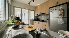 Counter Clutter, Gone: “This DAISO magnetic holder ‘floats’ my i-wrap box.”